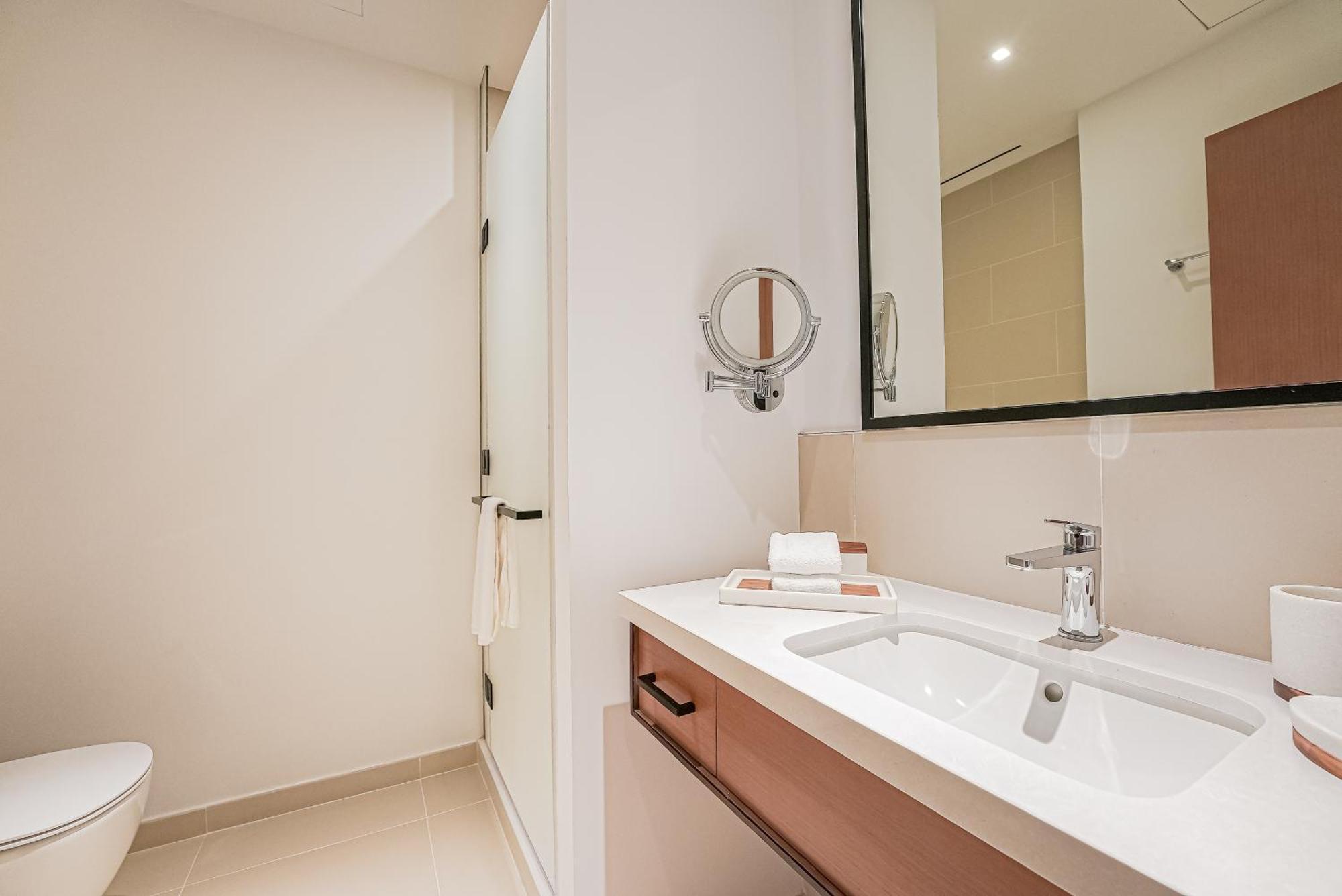 Modern 2Br High Floor Haven In Vida Dubai Marina Apartment Bagian luar foto
