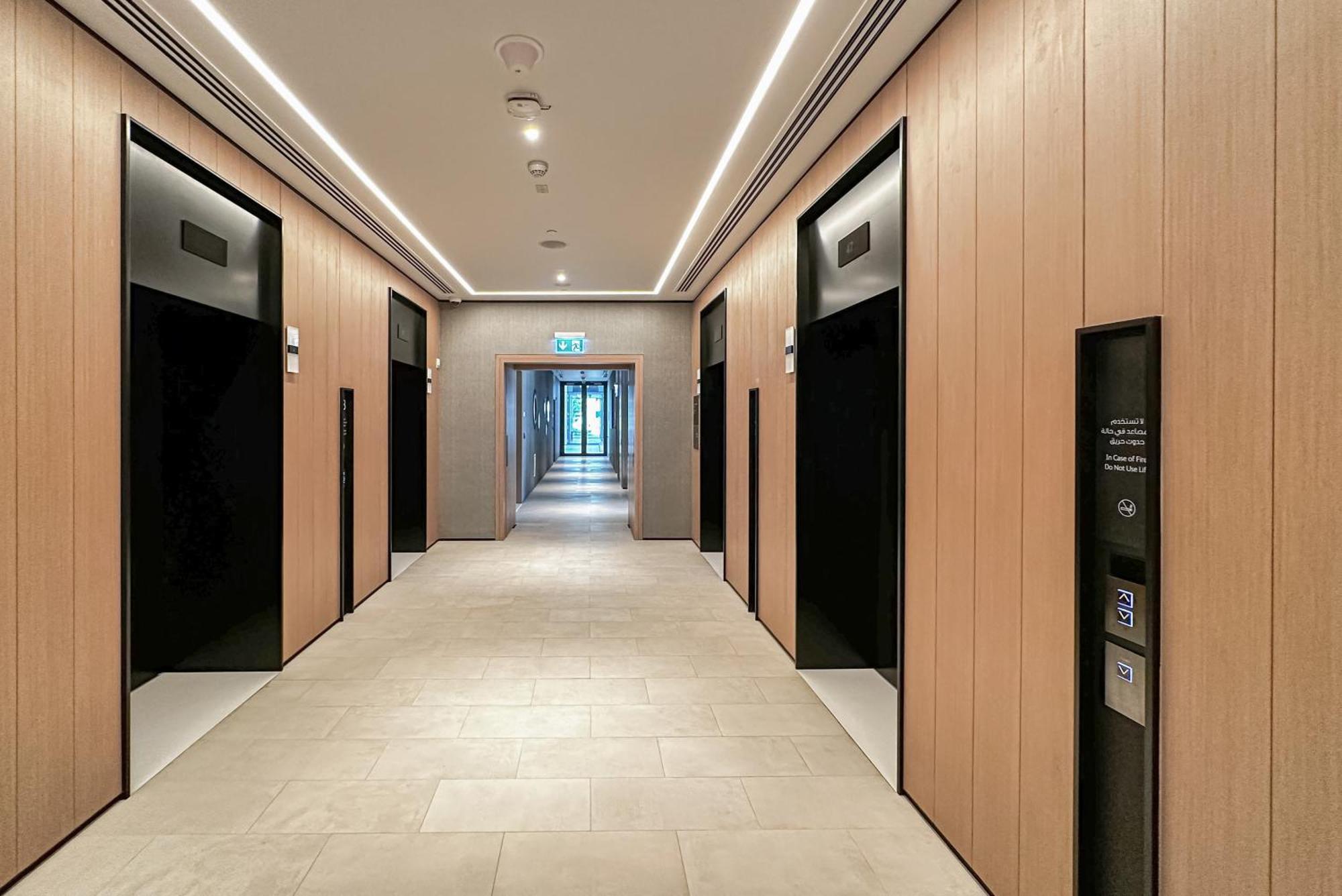 Modern 2Br High Floor Haven In Vida Dubai Marina Apartment Bagian luar foto