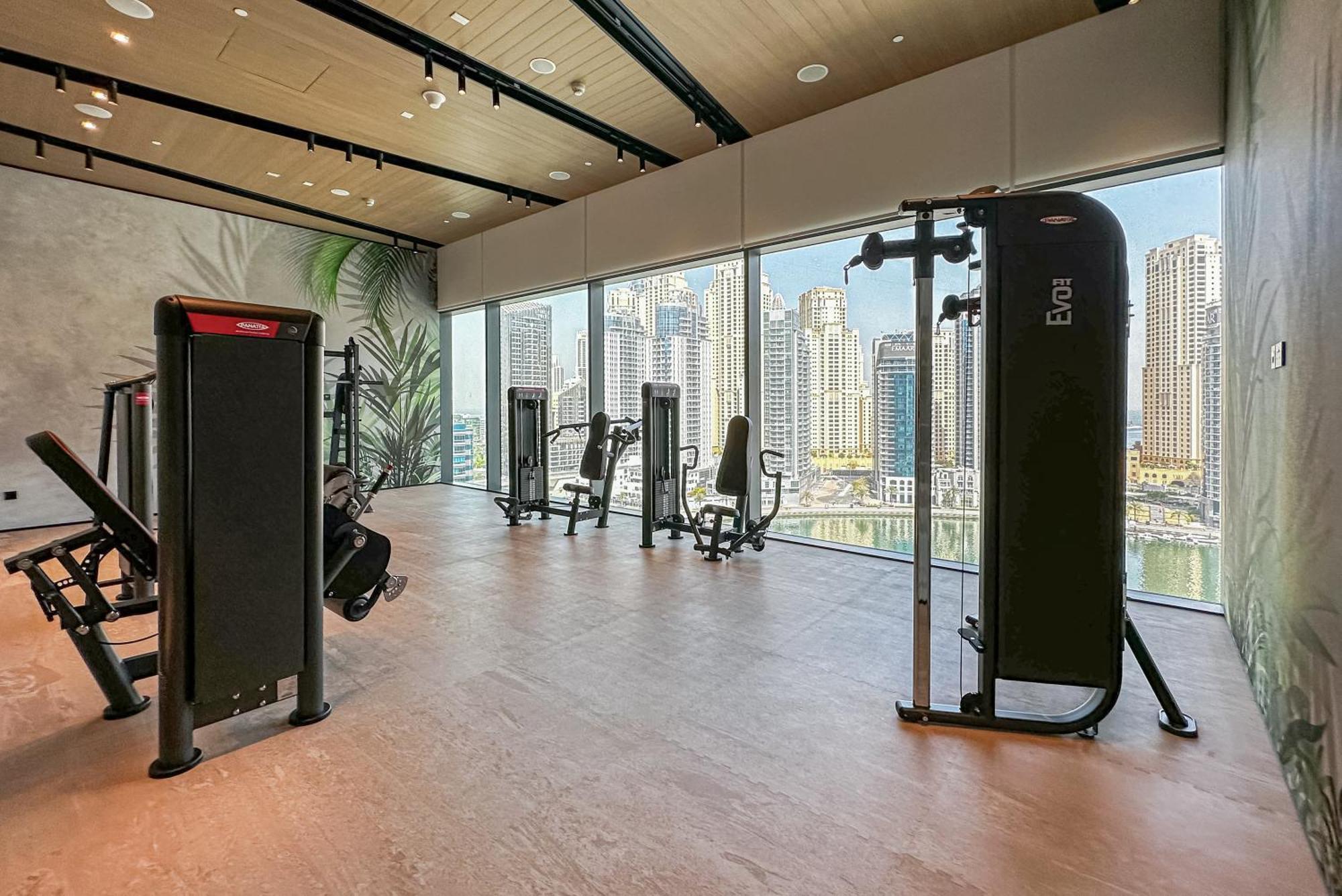 Modern 2Br High Floor Haven In Vida Dubai Marina Apartment Bagian luar foto