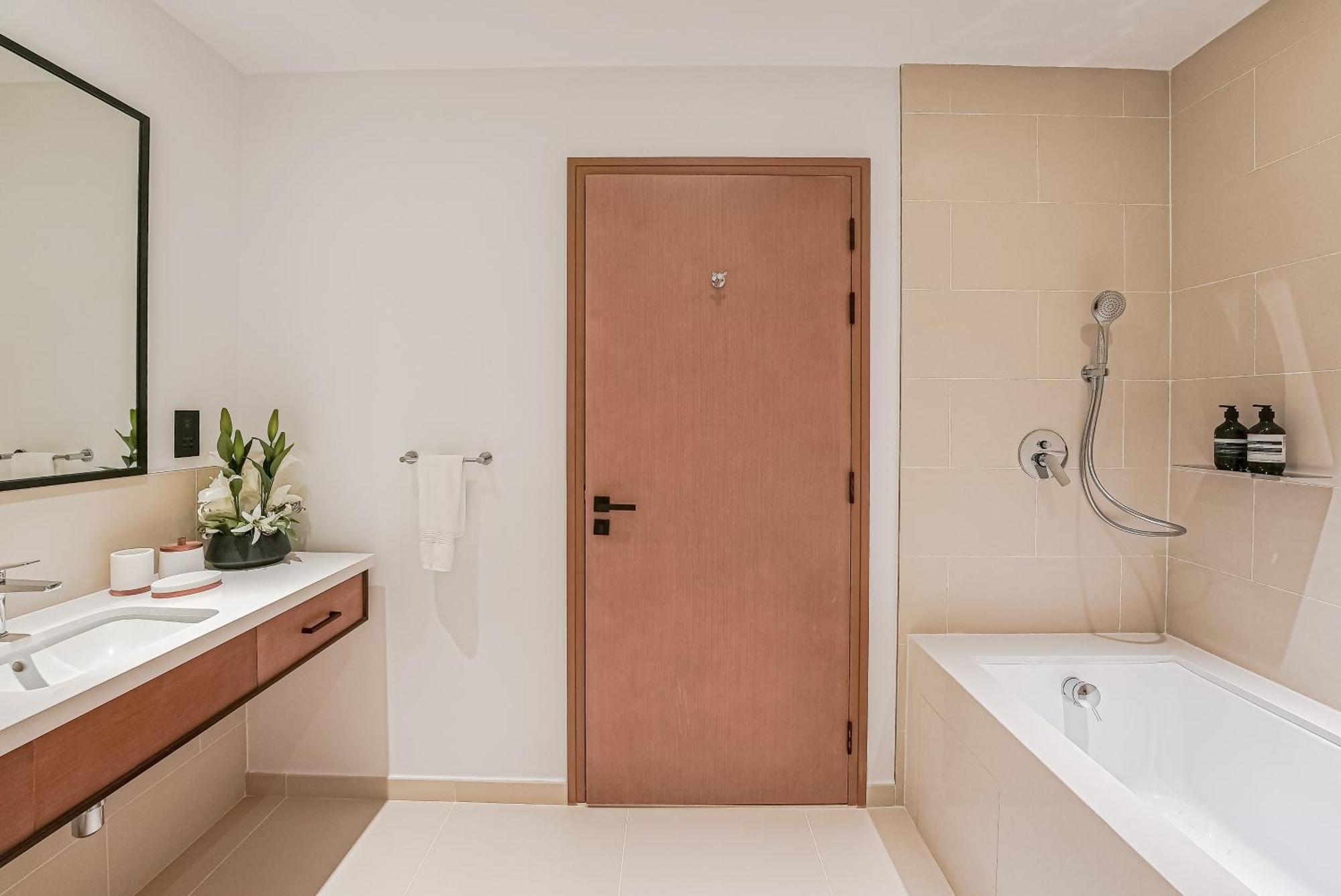 Modern 2Br High Floor Haven In Vida Dubai Marina Apartment Bagian luar foto
