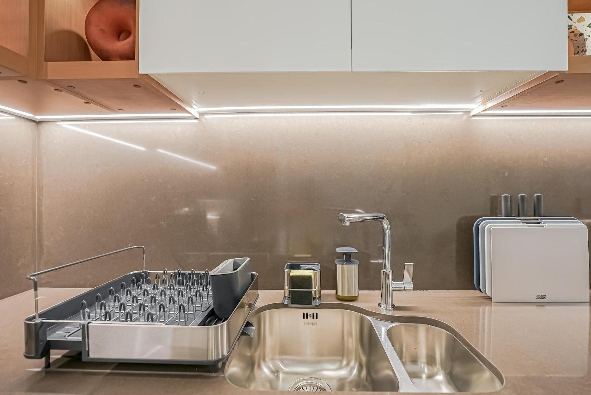 Modern 2Br High Floor Haven In Vida Dubai Marina Apartment Bagian luar foto
