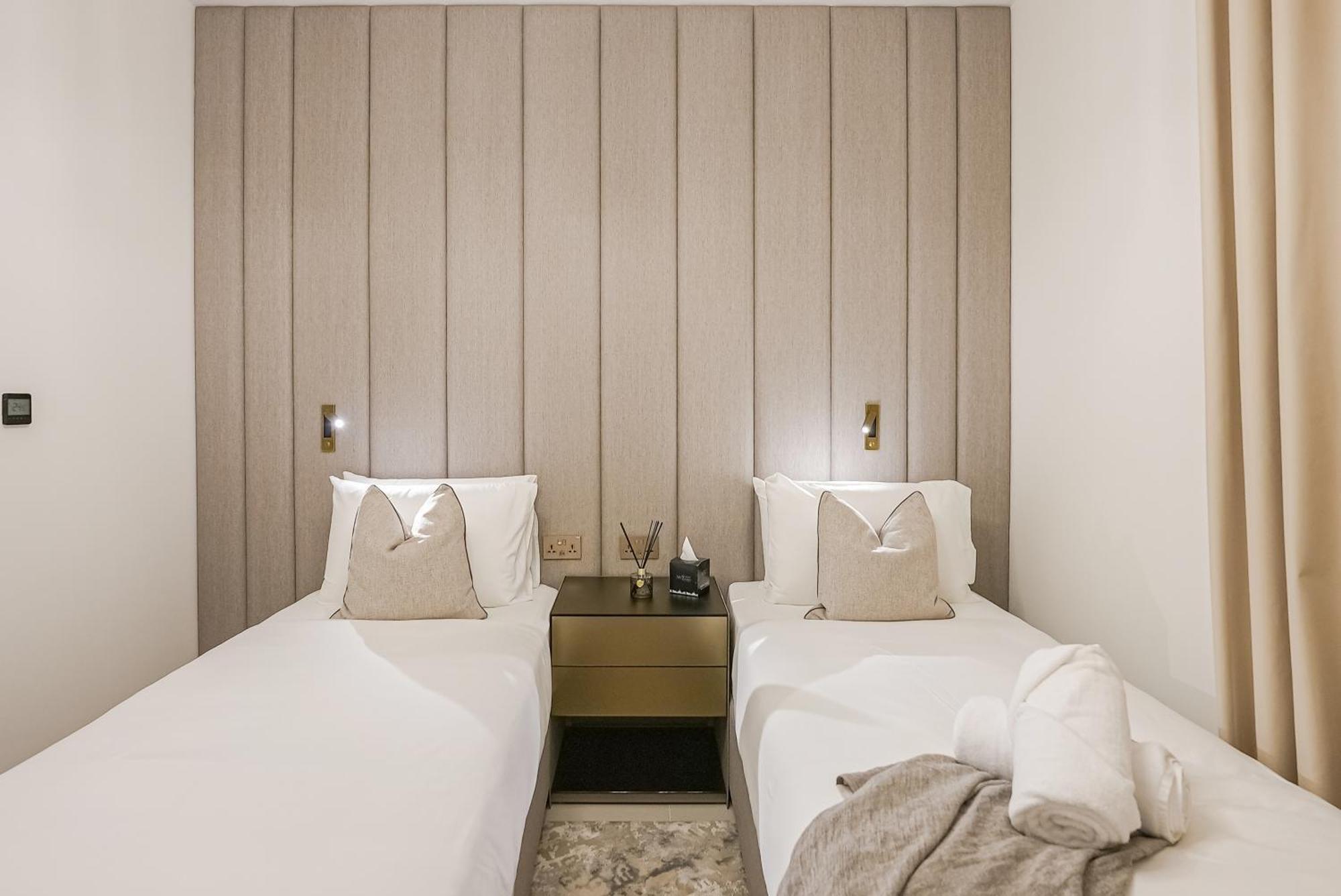 Modern 2Br High Floor Haven In Vida Dubai Marina Apartment Bagian luar foto