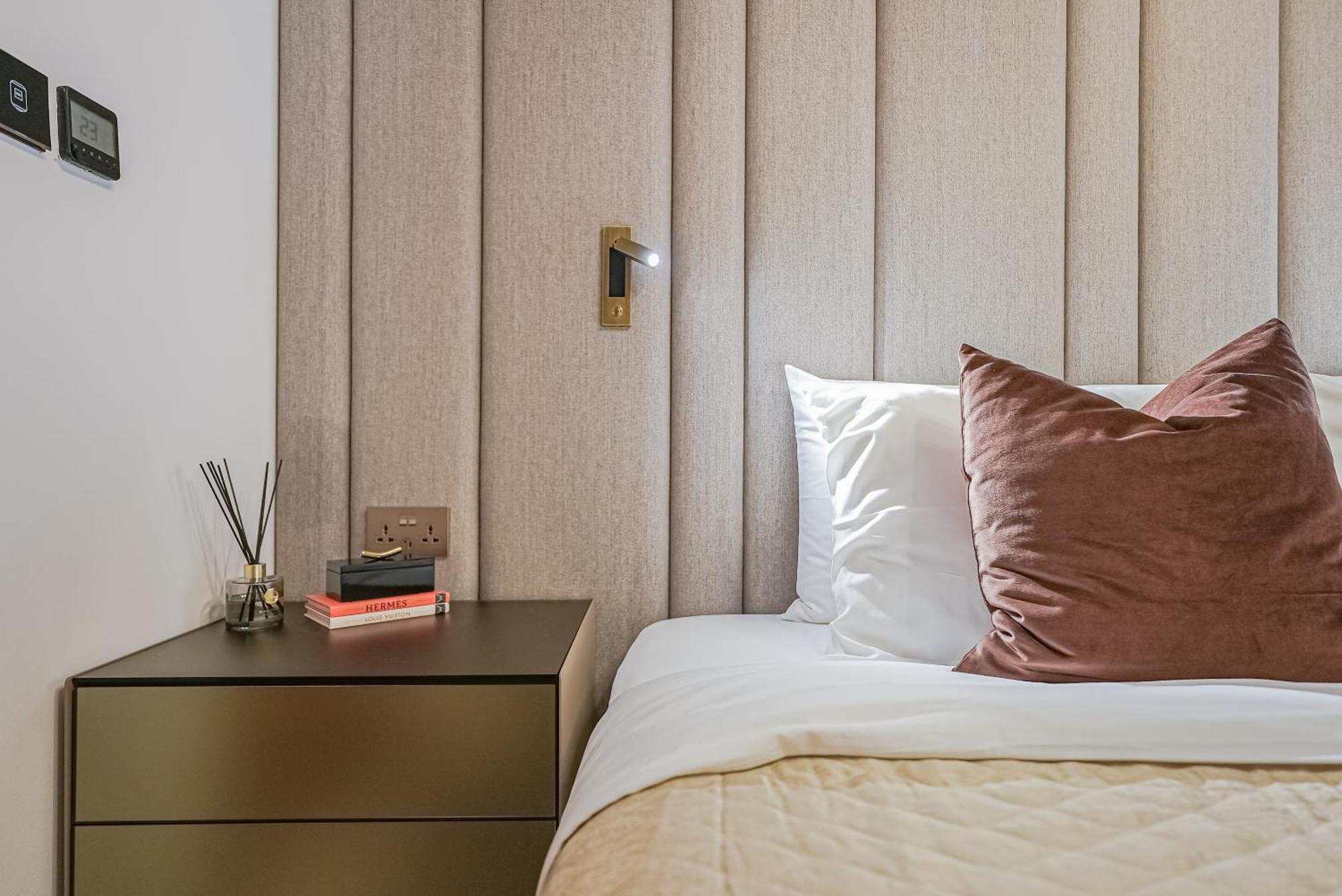 Modern 2Br High Floor Haven In Vida Dubai Marina Apartment Bagian luar foto